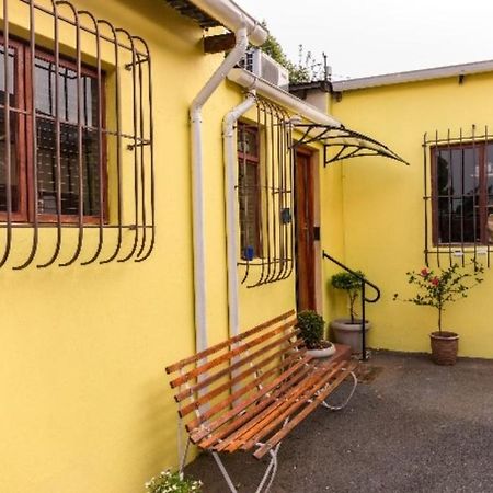 Monica'S Cottage Йоханнесбург Экстерьер фото